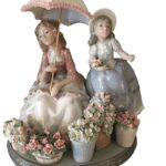 Statua Vendendo fiori di Lladrò